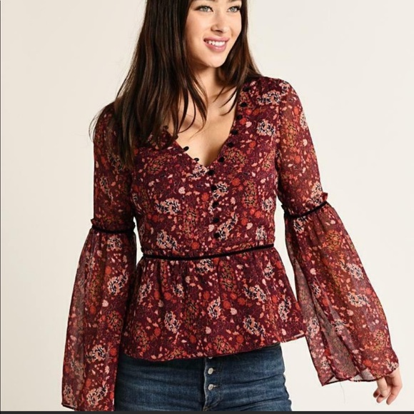 cupcakes & cashmere Tops - Cupcakes & cashmere Ditsy chiffon floral blouse 0